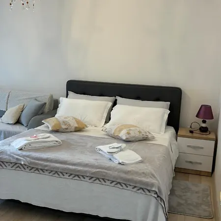 Apartment In Tirana Center Exterior photo
